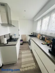 Superbe appartement lumineux avec parking gratuit - Image 4