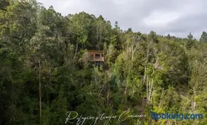 Refugio de montaña con vista al mar - Image 1