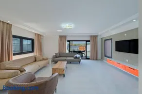 Villa with Jacuzzi for Honeymoon and Vacation block E - Image 2