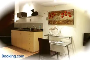 Aztic Hotel and Executive Suites - Image 4