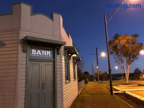 Deepwater Bank BnB - Image 3