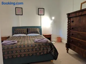 Walnut Cottage - 2 bedroom pet friendly country cottage - Image 2