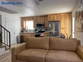 Updated & Spacious 2 BR with Free WiFi - Image 1