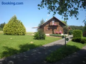 Chalet confort en montagne, près des thermes et circuits de rando, idéal pour famille - Image 1