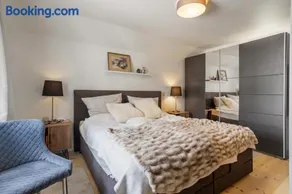 Beautiful villa with ocean views and a large garden - Image 5