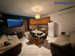 Neni's House - Image 5