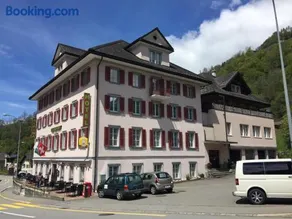 Hotel Alpina - Image 1