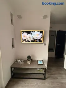 Perfect Place 32 - Image 2