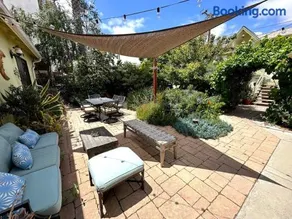 Couples Cottage l Steps to Downtown - Image 3