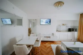 Gold Luxury Apartment - Image 4