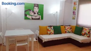 Céntrico apartamento en Valencia próximo parada de metro Ángel Guimerà - Image 1