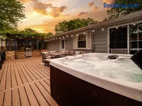 Pool - Hot Tub - Game Room - Remodeled - Sleeps 10 - Image 4