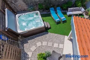 House Ana - Image 1