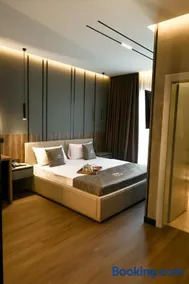 Xhasen Hotel & Cafe - Image 3