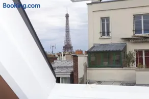 Eiffel Tower Passy - Image 1