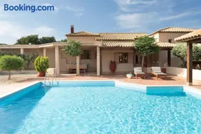 White sand Villa. Spacious villa with prive pool. - Image 3