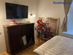 Luxe-Boutique Apartments - Image 5