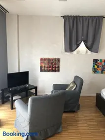 Isola Apartments - Image 3