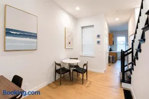 Pet-Friendly Soulard 2BR - King Bed - In-Unit Laundry - Walkable - Image 4