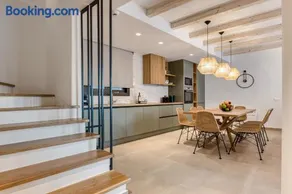 Avale Luxury Villa - Image 2