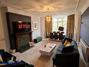 8 person home in Hoylake - The Wirral Peninsula - Image 3
