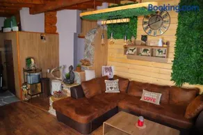 Roots Apartment - Image 2