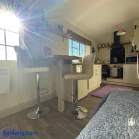 Lavender cottage - Image 3