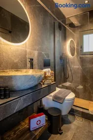 Isola modern loft -private jacuzzi - Image 5