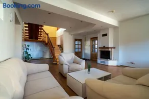 Julias's House - Image 3