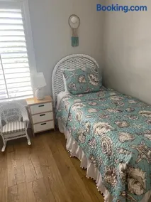 Casa Flamingo, Steps from Cocoa Beach, 3 bedrooms - Image 3