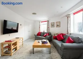 Character House for Buisness, Holidays and Relocation - Image 4