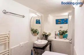 L’Angolo Di Camogli - a minute walk from Beach - Happy Rentals - Image 2