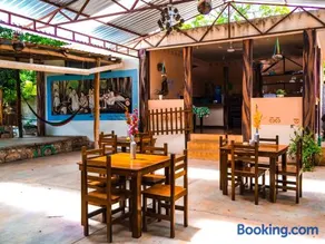 Yaxche Centro Hostal y Camping - Image 1