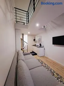 Studio Mezzanine Métro 14 Paris - Image 1