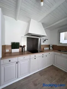 Gorgeous town house - Image 4
