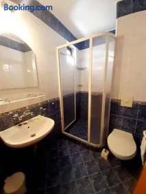 Family Hotel Flora - Image 1