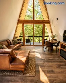 Black Gum Getaway-Cozy Forest A-frame Near Bentonville - Image 1