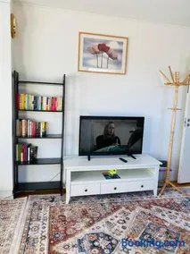 two bedrooms,dining area and bathroom with private entrance - Image 4