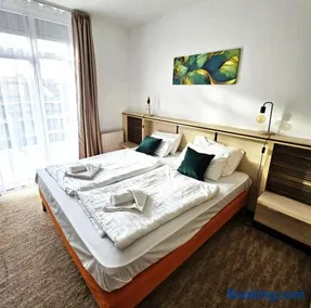 Villa Azúr Apartmanház - Image 3