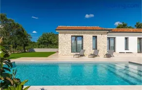 Casa con barbacoa, jardín y piscina privada - Image 3