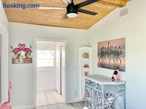 Flamingo Cottage 2 bedroom - Image 1