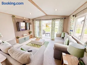 The Retreat - An Luxurious Caravan in Towyn, Wales - Image 3