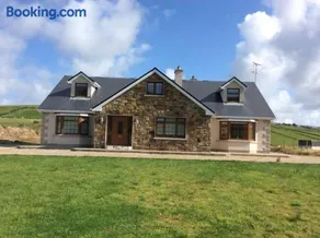 Beautiful Home on Lake Carrowmore - Image 5
