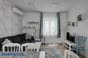 Virágos Vendégház a Dunakanyarban, privát kerttel - Image 2