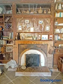Dinos' House - Image 3