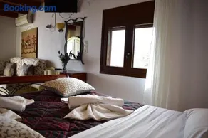 Marinakis Sea View Studios - Image 5