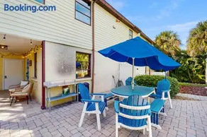 Beach to Bay Getaway - Image 4
