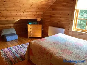 Riverside log cabin - Image 3