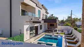 Scottsdale WM Open 6BR Heated Pool&Cold Plunge - Image 2