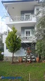 Papachristos Villa - Image 2